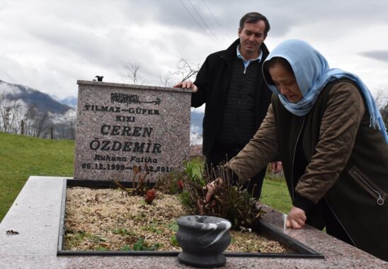 Ceren Özdemir vefatının 3’üncü yılında mezarı başında anıldı